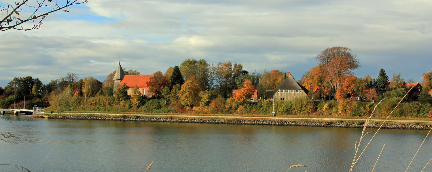 Sehestedt Das Dorf, durch das ein Kanal fließt
