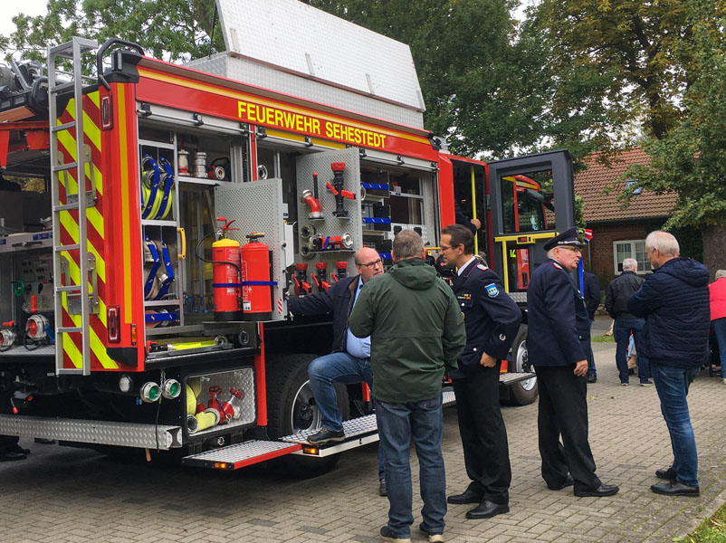 Ein Spitzenfahrzeug: Freiwillige Feuerwehr präsentiert den LF 10