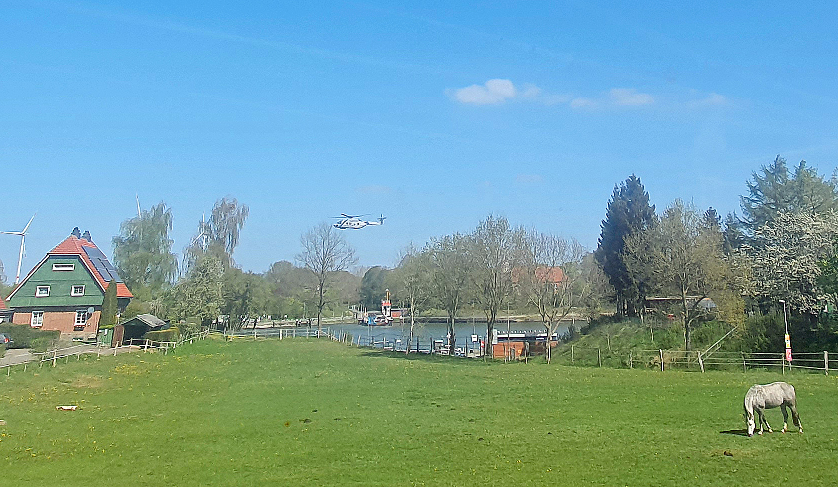 Ein Seelöwe fliegt: Elf Tonnen HiTec über Sehestedt